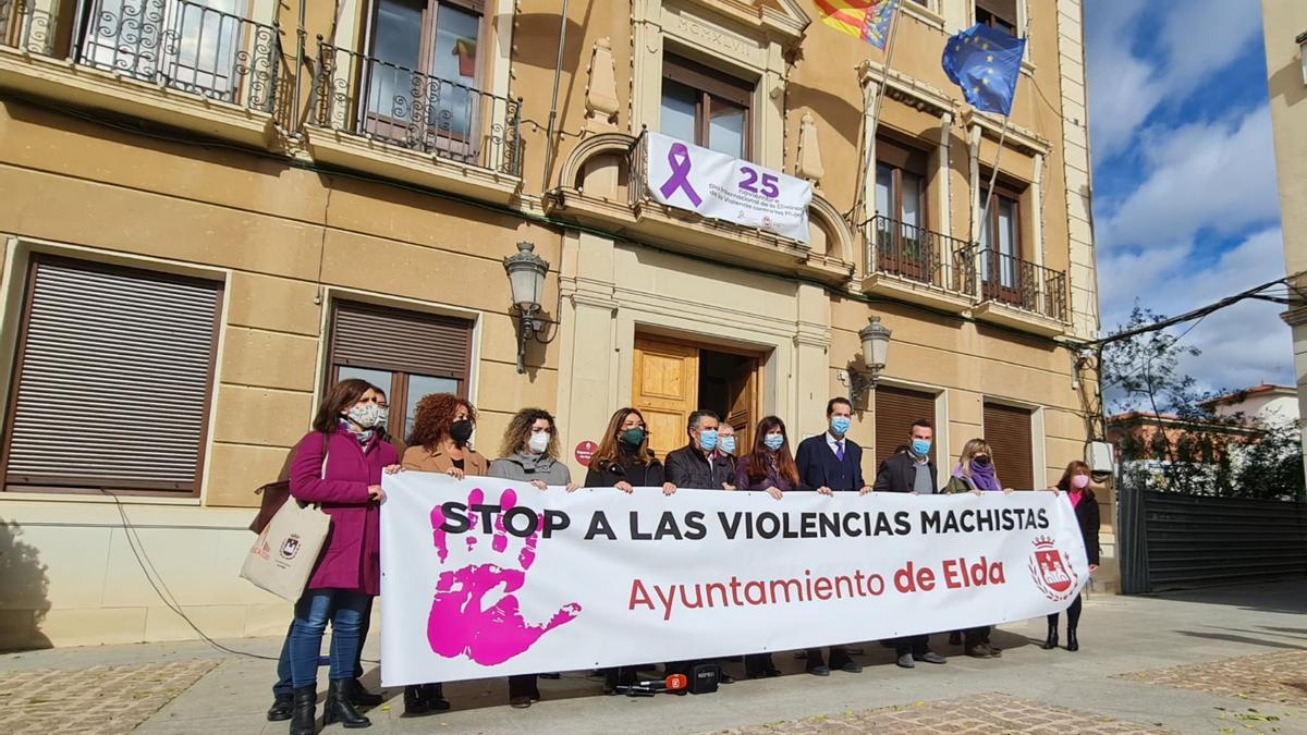 Elda se suma a los actos del Día Internacional de la Eliminación de la Violencia contra la Mujer