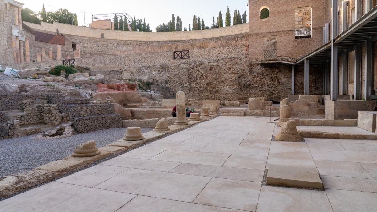 Mural y pórtico del Museo Teatro Romano de Cartagena