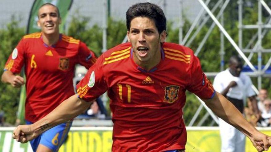 Dani Pacheco celebra el primer gol frente a Inglaterra en las semifinales del Europeo sub´19 y ahora jugará la gran final, mañana viernes, ante Francia.