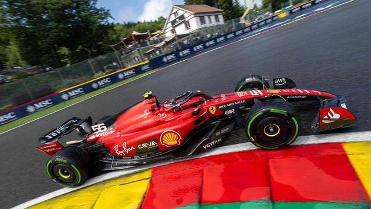 Sainz ha perdido tres posiciones en el pit stop pero ha remontado al cuarto puesto en Spa