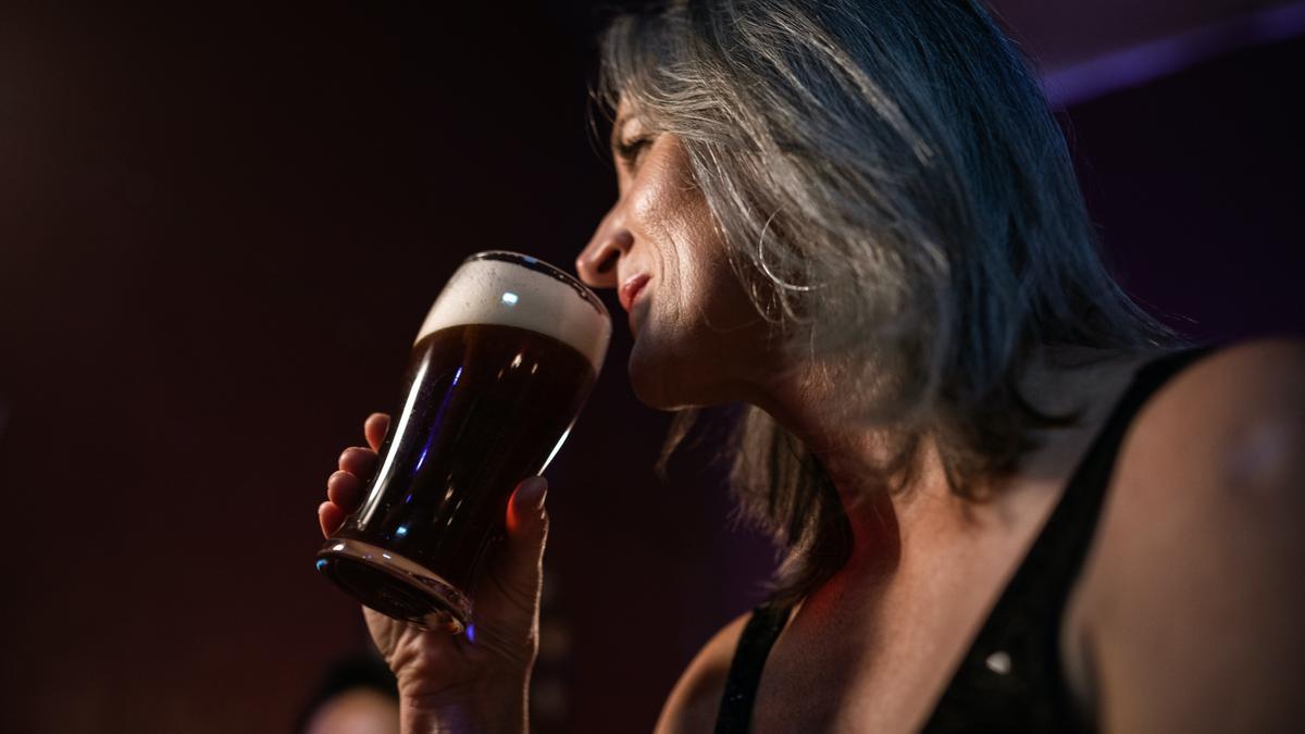 Los beneficios desconocidos de beber cerveza que ha revelado la ciencia