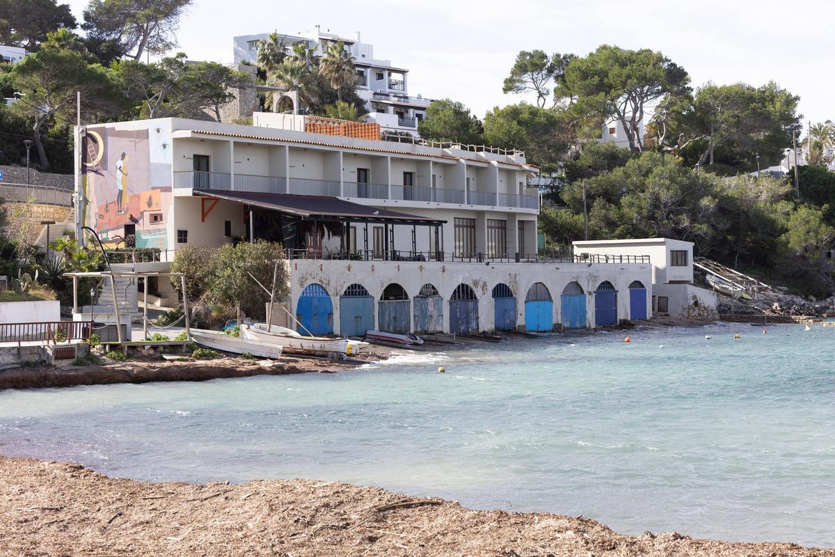 Imagen tomada este miércoles de las estructuras que deben ser demolidas en Portinatx.