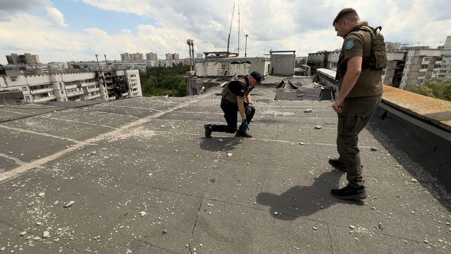 Imagen de una jornada con los fiscales de Járkov en el barrio de Saltivska, el más bombardeado de la ciudad.