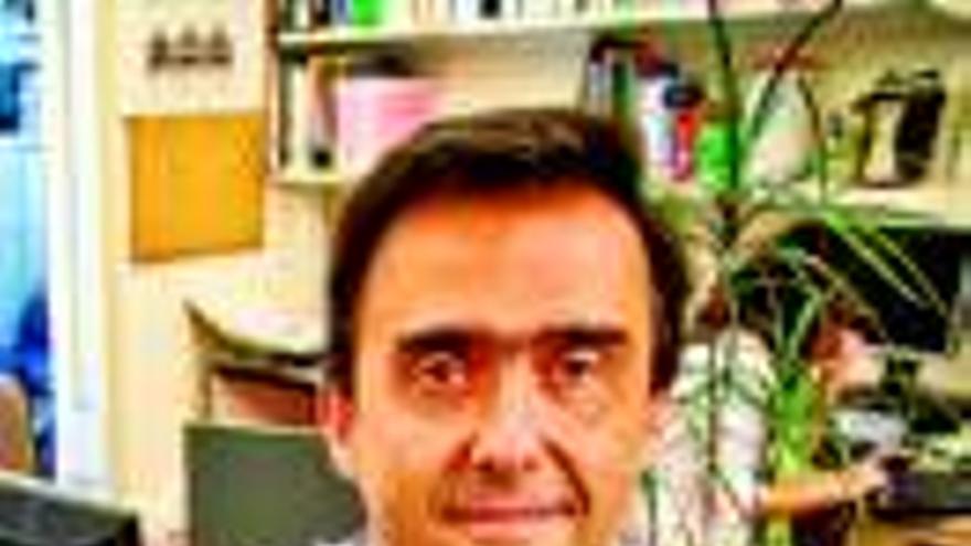 José María Vela DIRECTOR GENERAL DE INTERMÓN OXFAM : "Hay que frenar a las  multinacionales que compran