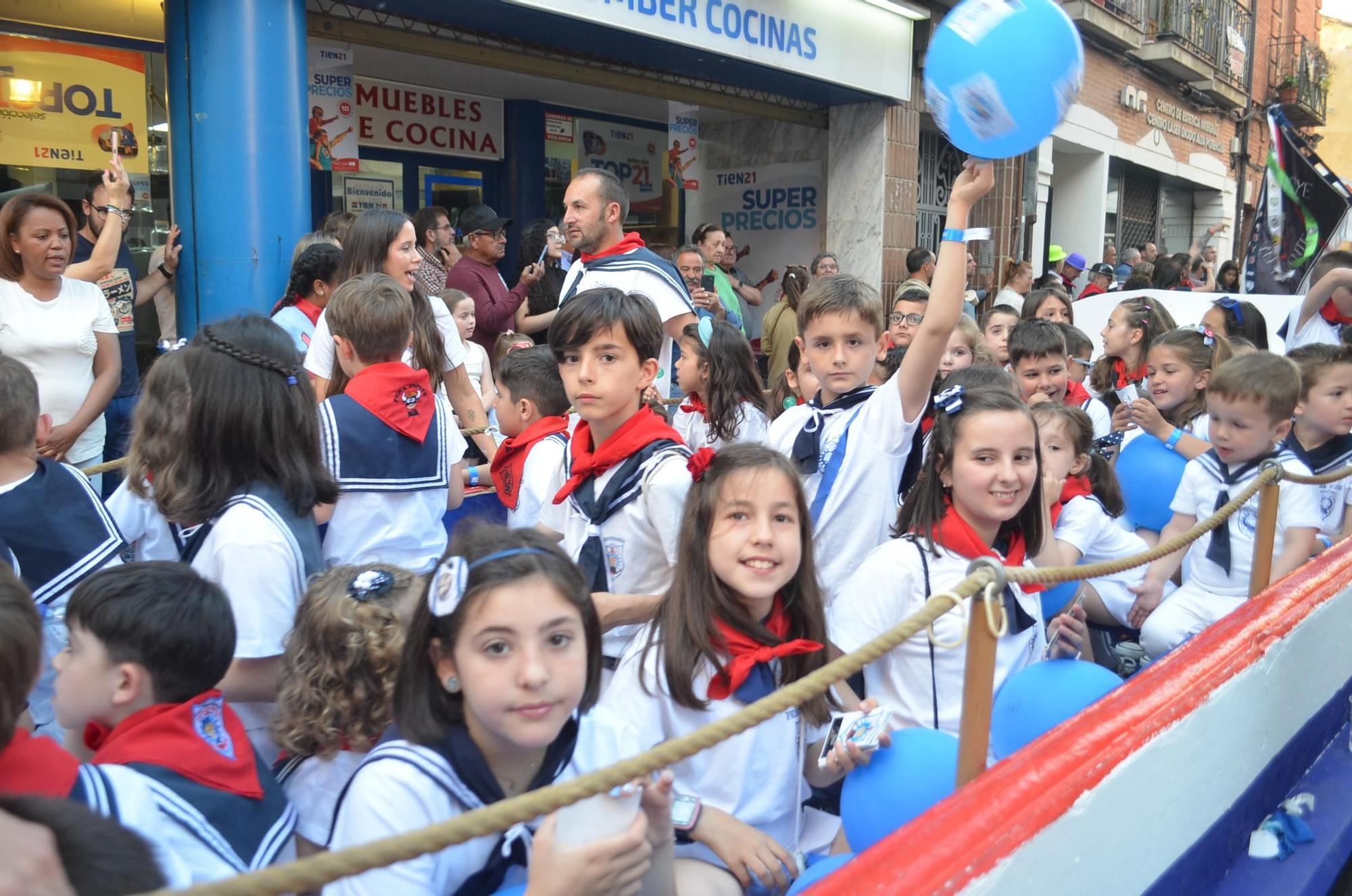 GALERÍA | Las mejores imágenes del desfile de peñas en Benavente