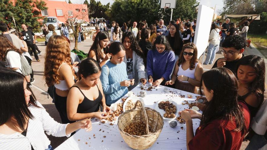 ‘Trencada de Tots Sants’ en la Escola d’Art d’Eivissa, el año pasado  | J.A. RIERA