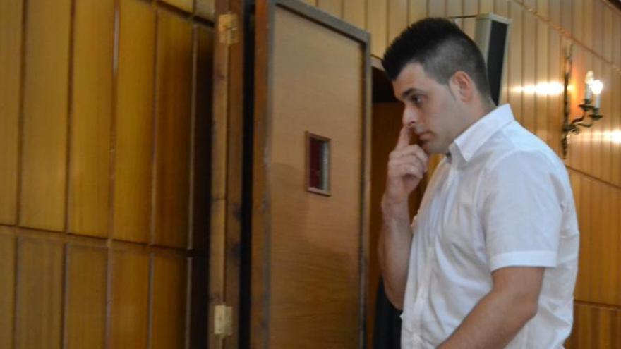 Antonio H. E. se sentaba ayer en el banquillo de los acusados de la Audiencia Provincial de Murcia.