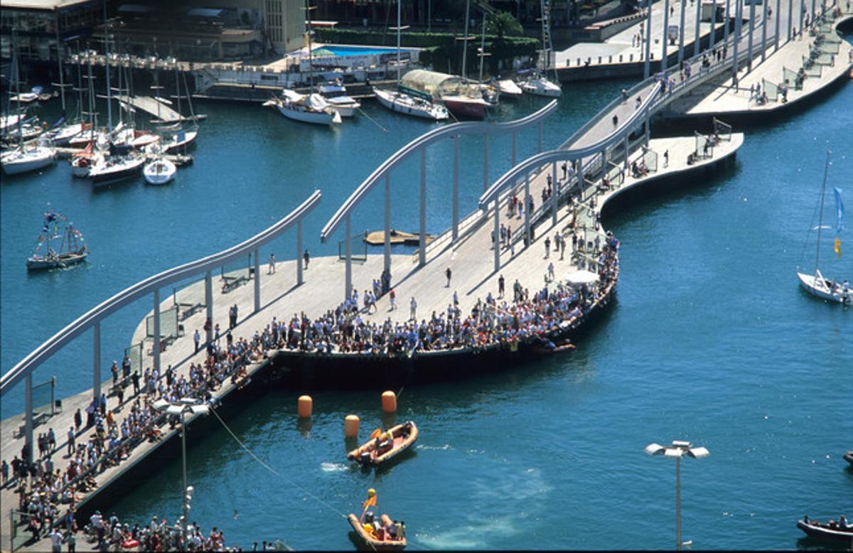 Vista del port de Barcelona des del monument a Colom.