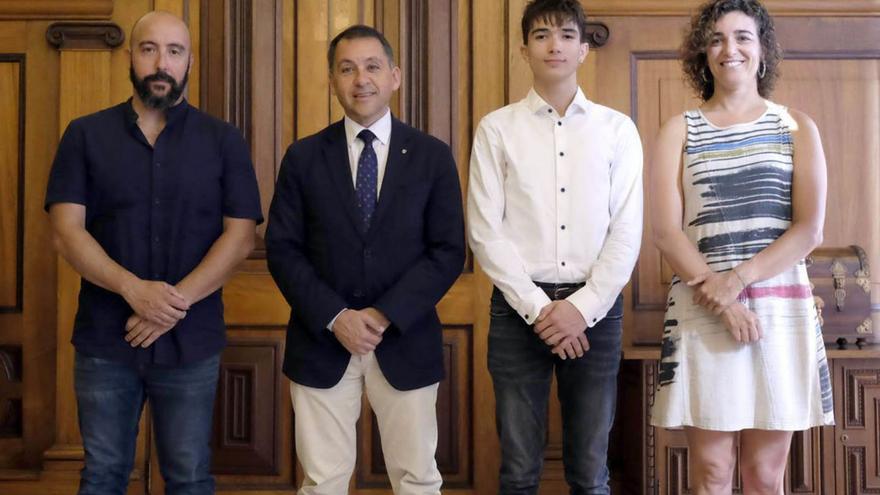 Bermúdez recibe al medallista Nico Medina