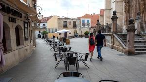 Una terraza vacía este jueves en una calle de Aranda de Duero.