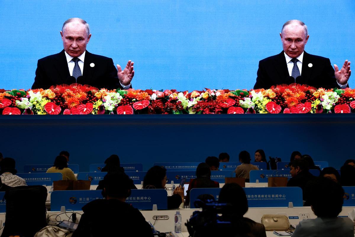 Vladímir Putin se reúne con Xi Jinping en Pekín