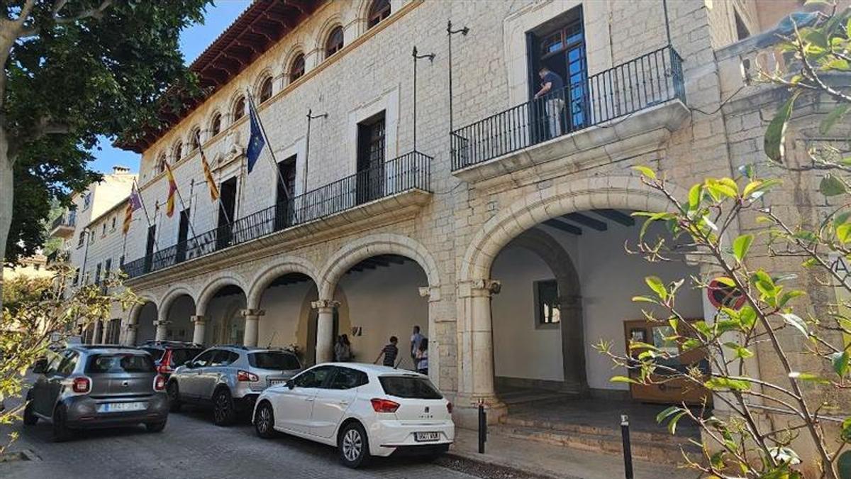 Vista del Ayuntamiento de Alaró.