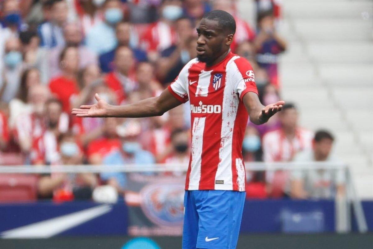 Geoffrey Kondogbia, durante un partido con el Atlético de Madrid.