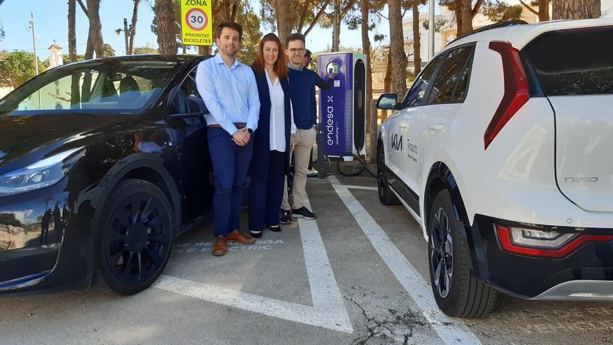 Llançà estrena els primers 4 punts de recàrrega per a vehicles elèctrics