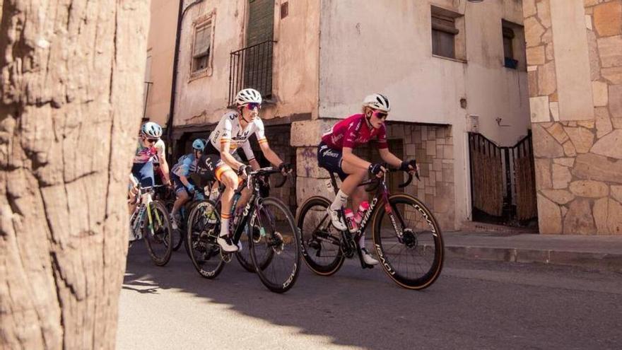 Vos gana su segunda etapa en la Vuelta a España y Mavi García llega con el pelotón