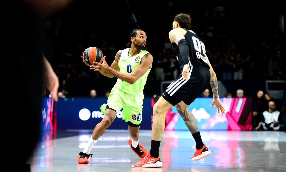 A Kevin Punter le costó entrar en el duelo pero finalmente despertaba para ayudar al Barça