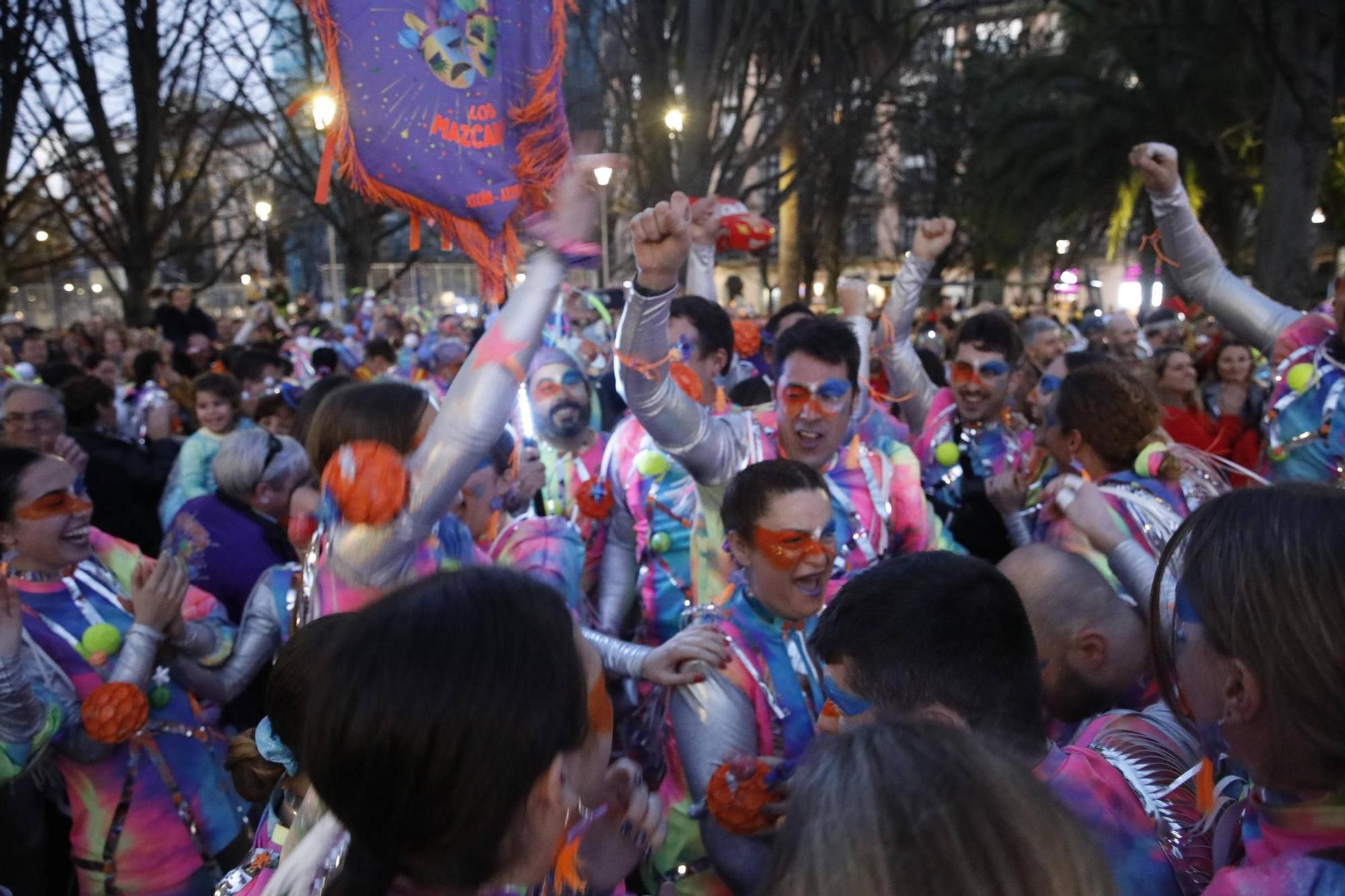 Así desfilaron los Mazcaraos por el paseo de Begoña antes de su triunfo (en imágenes)