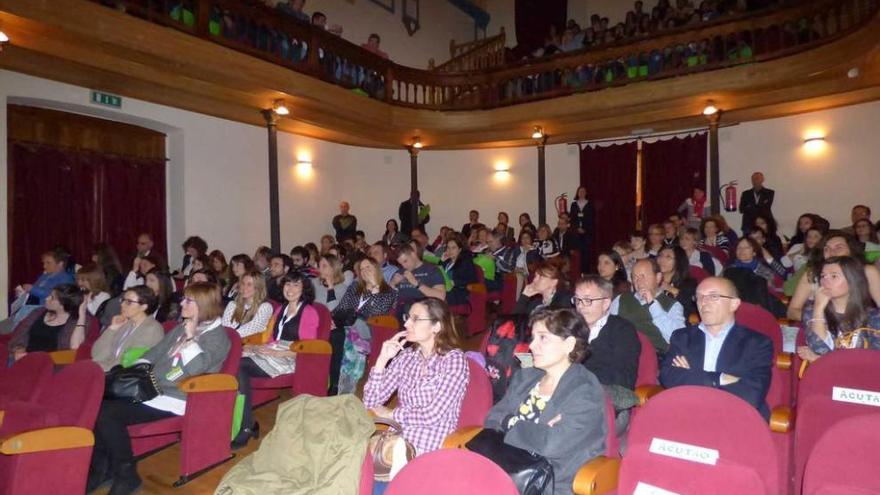 Público asistente al encuentro regional de residentes.