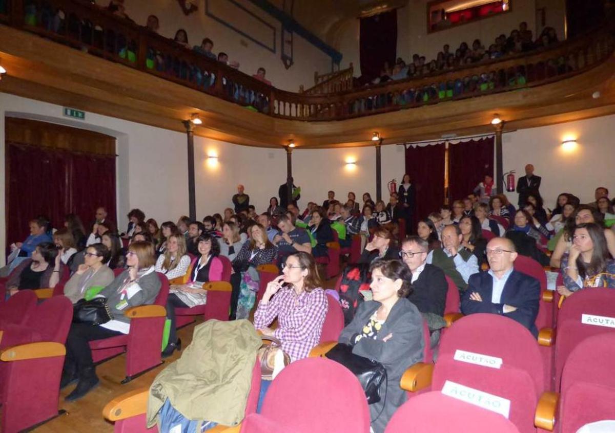 Público asistente al encuentro regional de residentes.