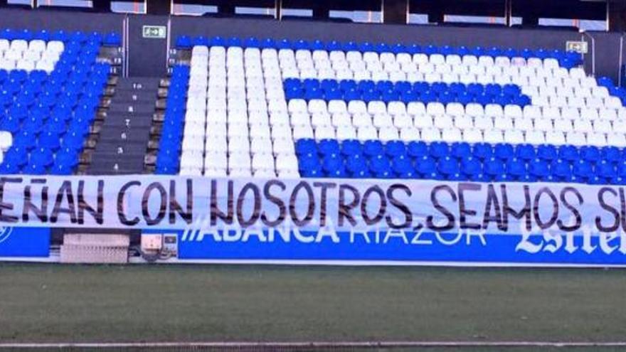 La pancarta colgada hoy por los Riazor Blues en Abegondo. // @RB1987Oficial