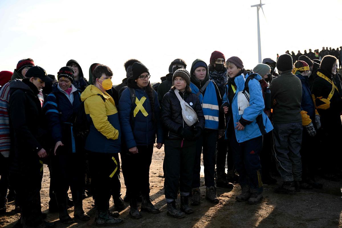 La activista climática Greta Thunberg protesta contra la expansión de la mina de lignito a cielo abierto Garzweiler de la empresa de servicios públicos alemana RWE a Luetzerath, Alemania