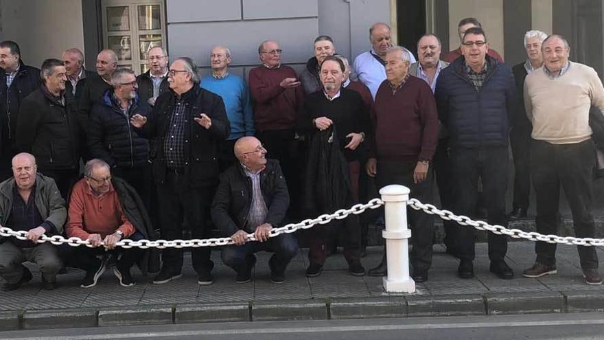 La peña Amigos del Buen Yantar, de Gijón, disfruta en Allande