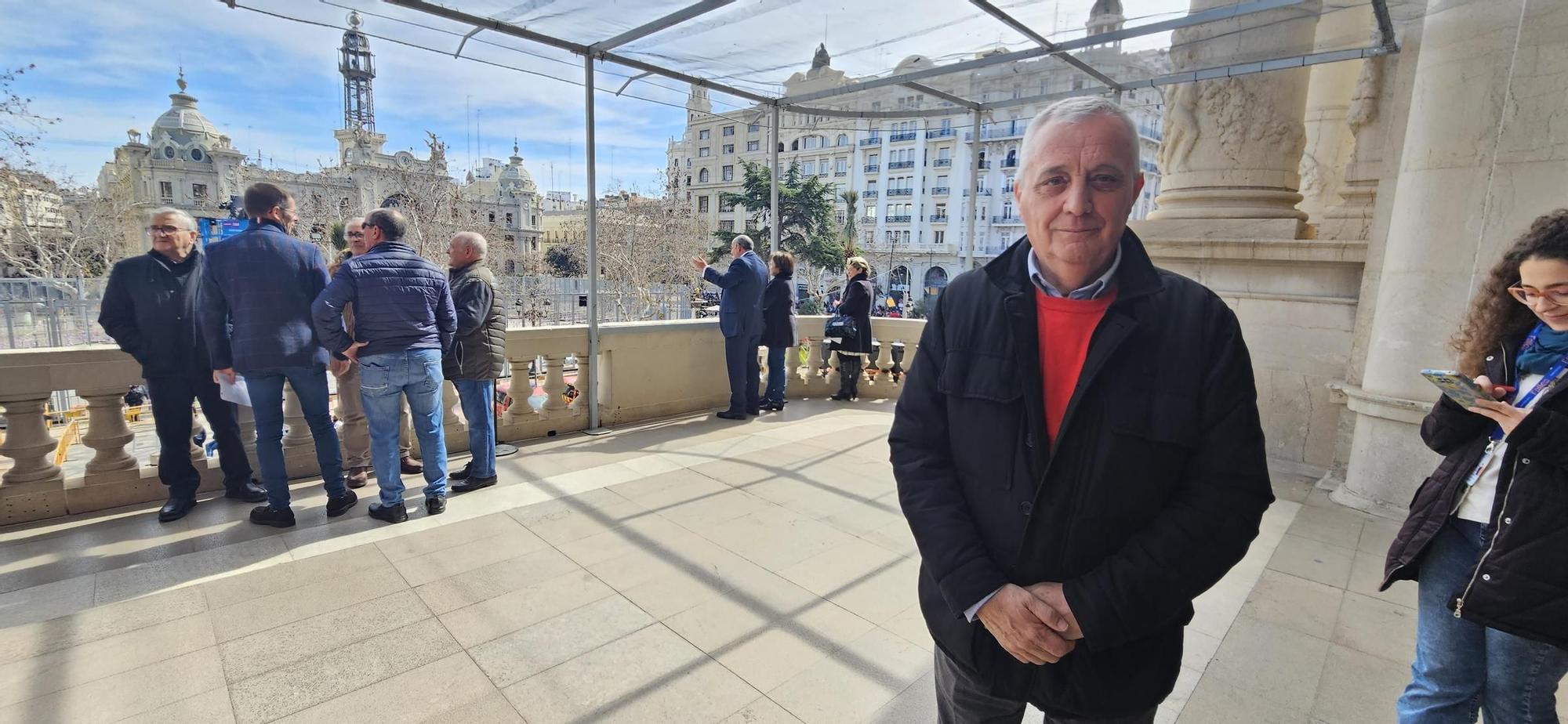 El ex alcalde del Palmar, Vicente Aleixandre, volvió al balcón