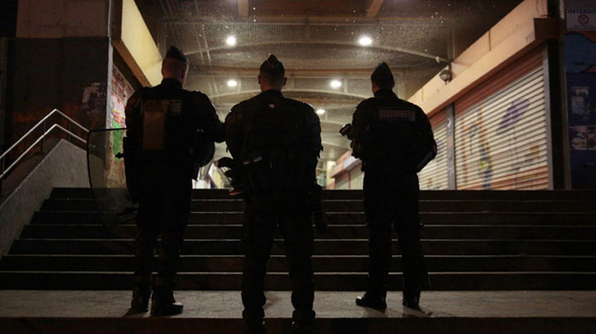 Se succeeixen les protestes al barri parisenc d’Aulnay-sous-Bois.