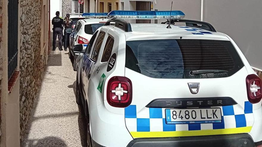 Detenen un ocupa per agredir tres agents de la Policia Local de Llançà