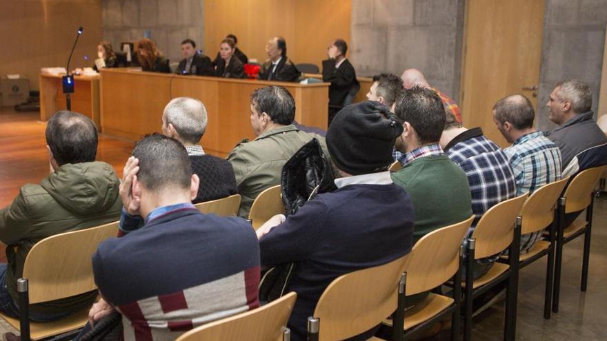 Los acusados, ayer, al inicio de la vista oral.