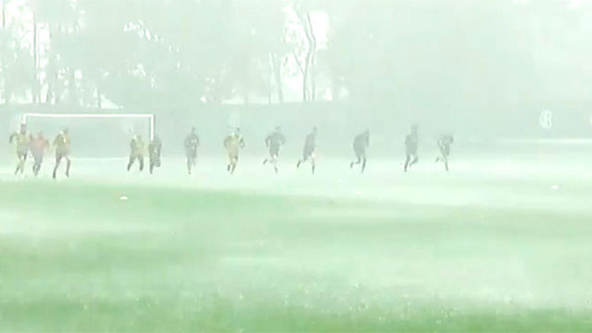 En Inter entrenó bajo el diluvio universal