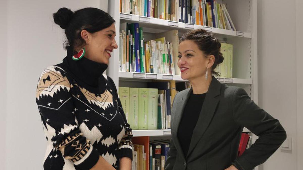 La ministra de Juventud e Infancia, Sira Rego, y la coordinadora provincial de IU, Toni Morillas, en una imagen de archivo