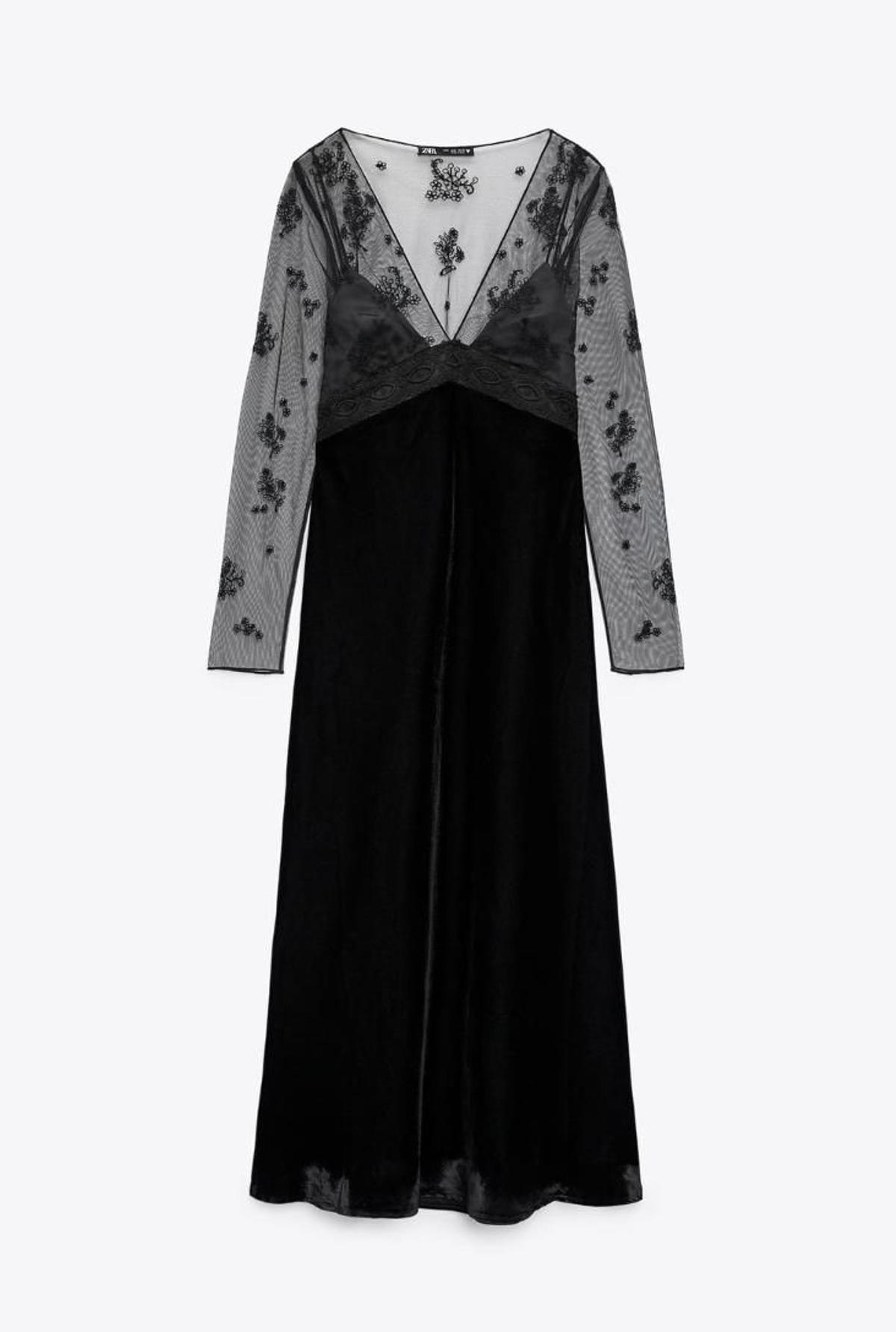 Vestido con mangas de tul bordadas en color negro, de Zara