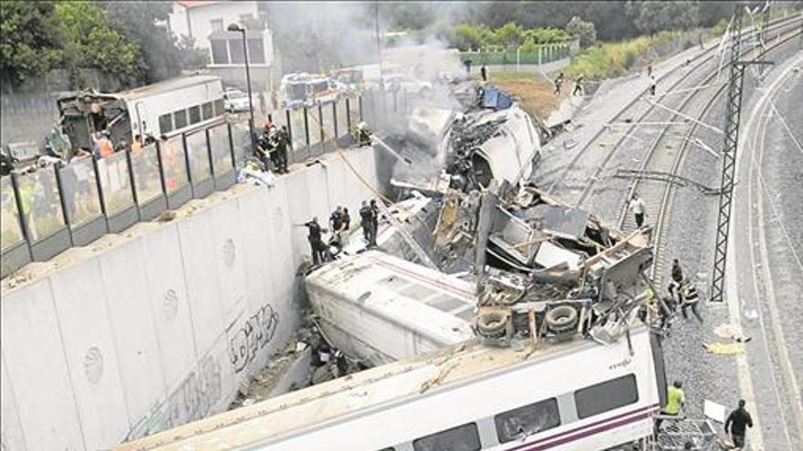 El juez imputa a un jefe de Adif por el accidente de tren de Santiago