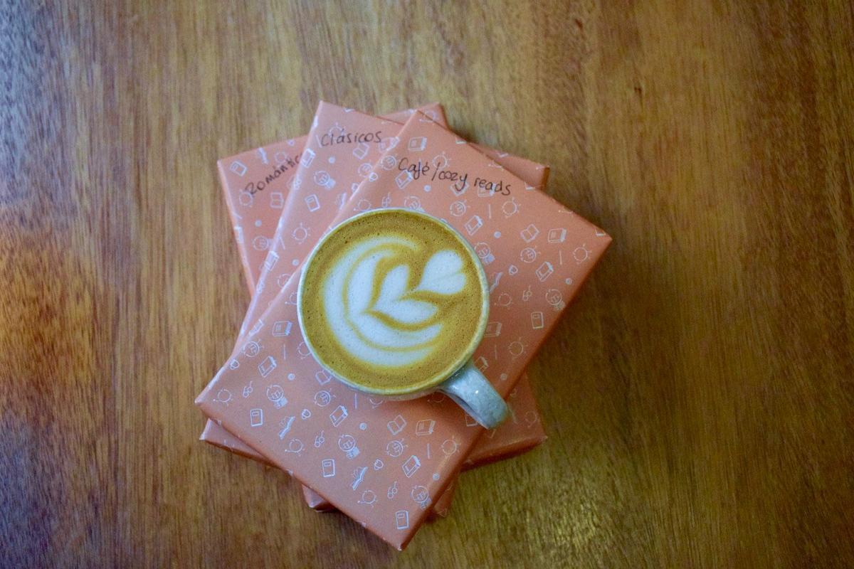 Clem Café impulsa una ‘Blind Date with a Book’ junto a La Madriguera por el Día del Libro
