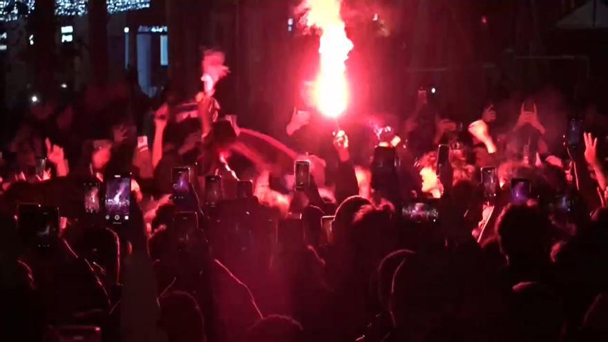 La afición azulgrana celebra el título de la Supercopa contra el Madrid