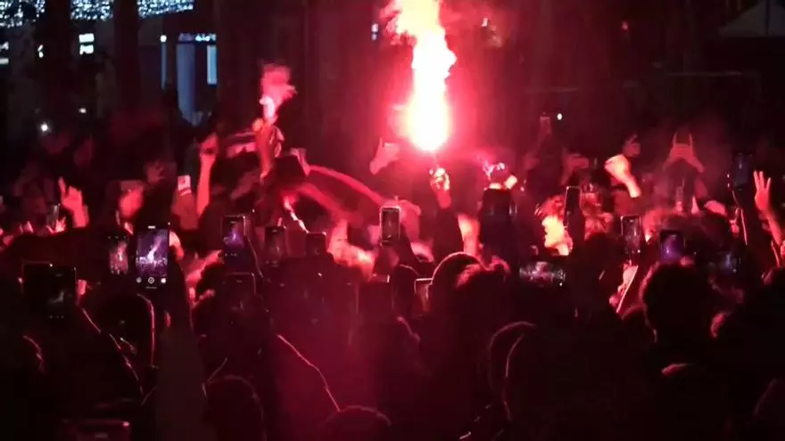La afición azulgrana celebra el título de la Supercopa contra el Madrid