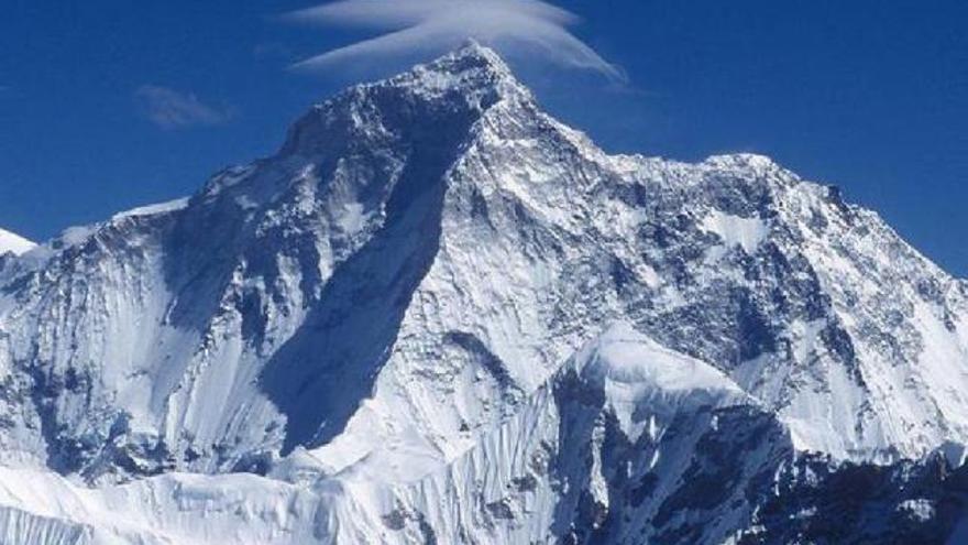 Una vista general del macizo del Makalu.