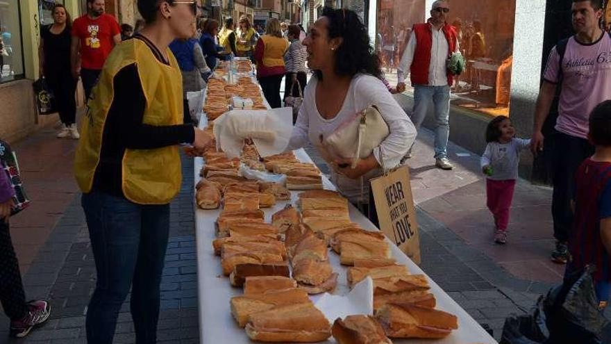 Bocatas solidarios con el alzhéimer