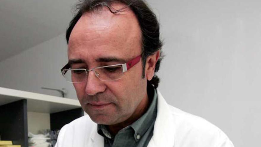 Antonio Martínez, jefe de Dermatología.
