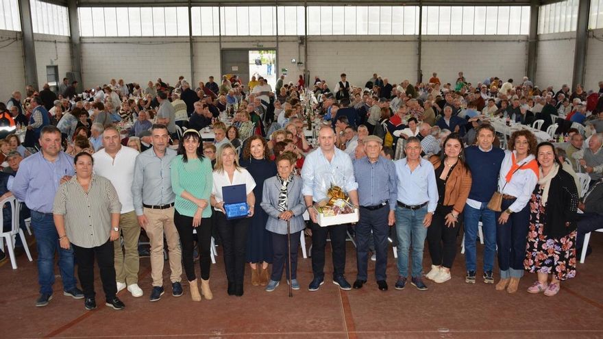 Negreira e Boqueixón renden homenaxe aos seus maiores