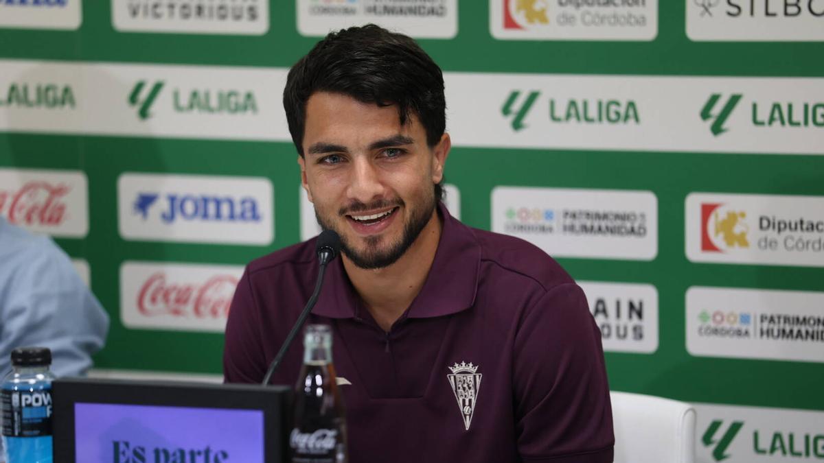 Dani Tasende, en su presentación como jugador del Córdoba CF.