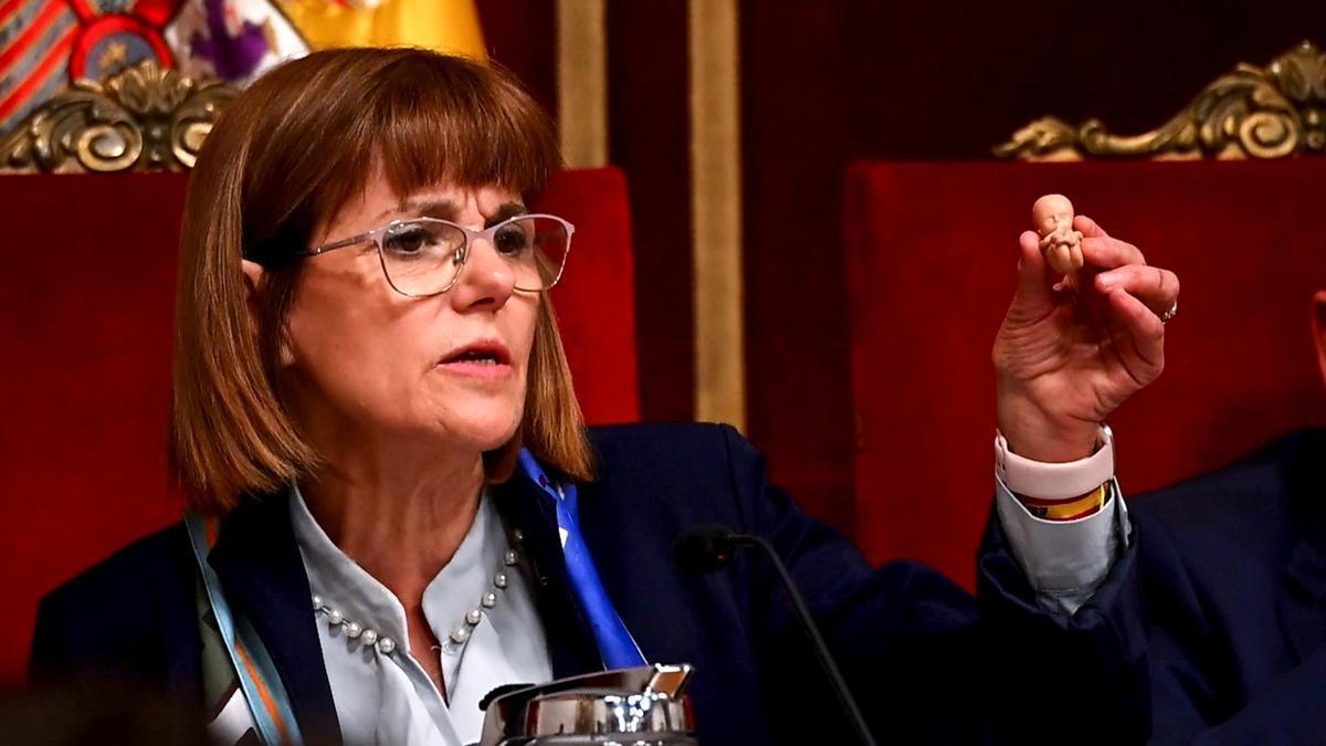Bronca entre feministas y providas en el pleno de Elche