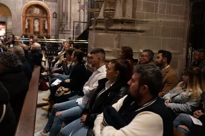 GALERÍA | Rito de entrada de nuevos hermanos de la Cofradía del Silencio