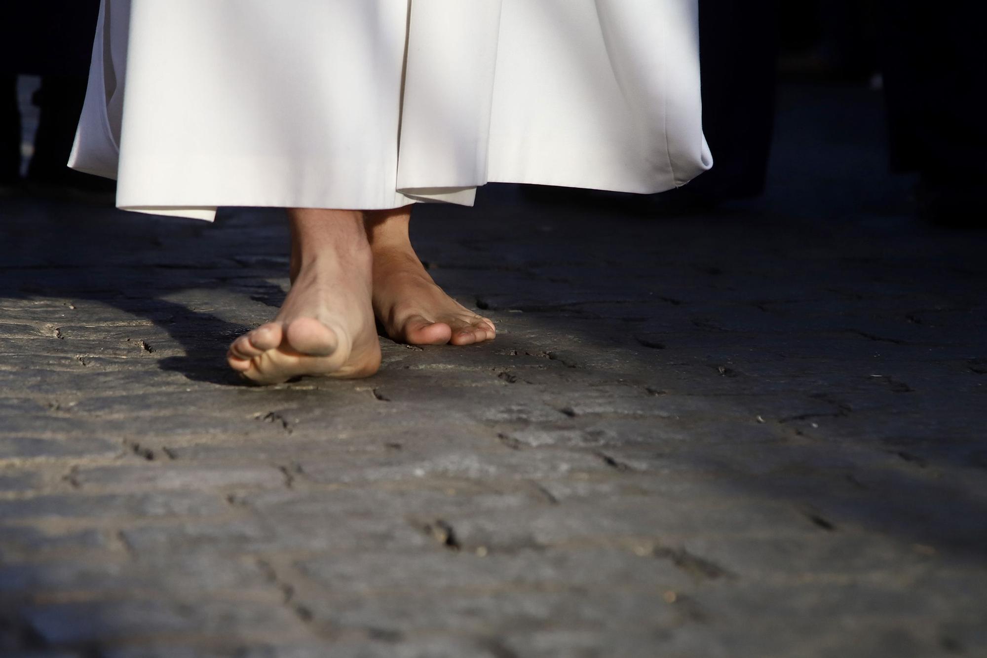 La procesión de la Hermanda de la Santa Faz en imágenes