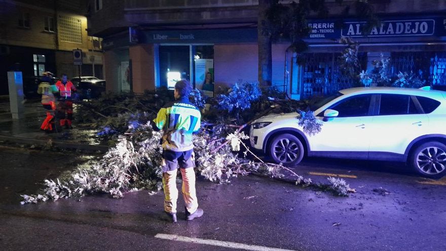 Más de un centenar de llamadas a Emergencias por el temporal en la Región de Murcia