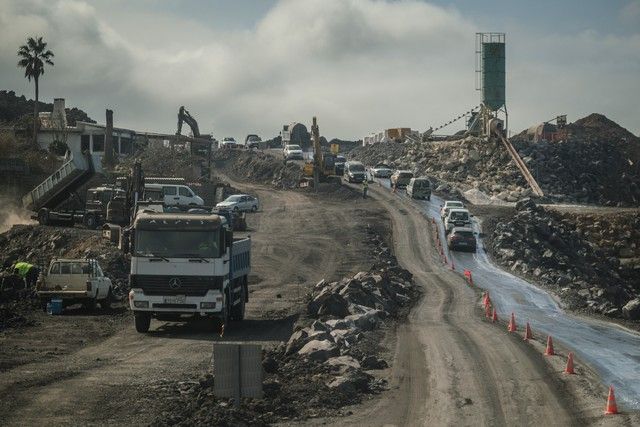 Carreteras por las coladas de lava de La Palma