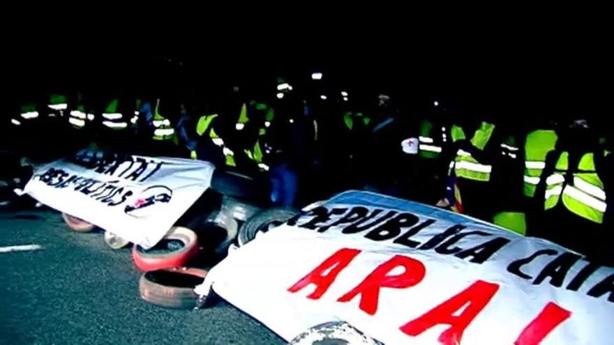 Cataluña amanece con otra jornada de protestas con más cortes de carreteras