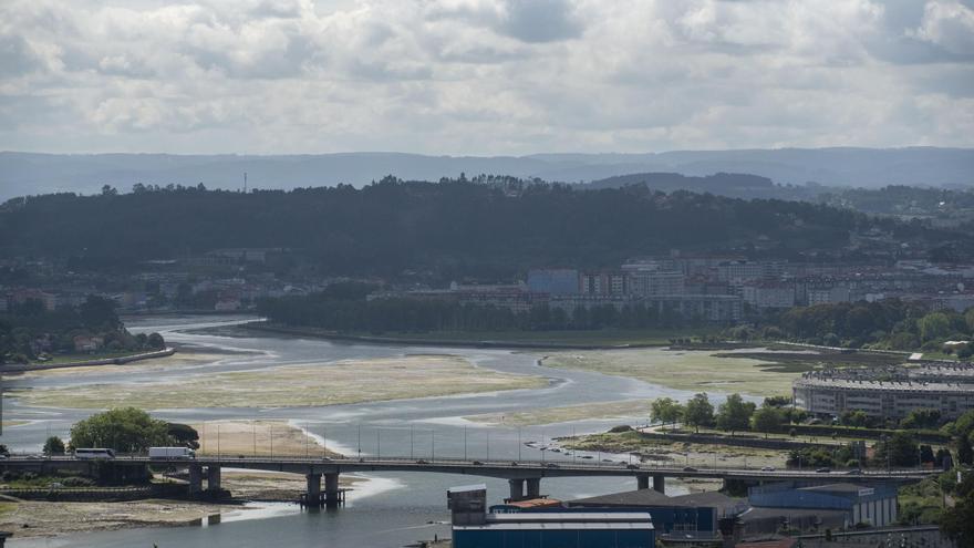 La Cofradía lleva a Bruselas los problemas del dragado de la ría de O Burgo