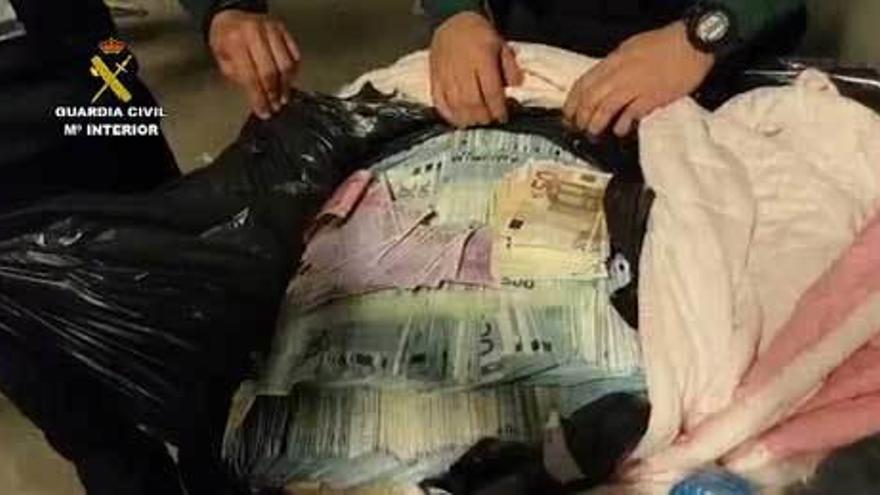 Hallan más de un millón de euros en bolsas de basura en El Prat